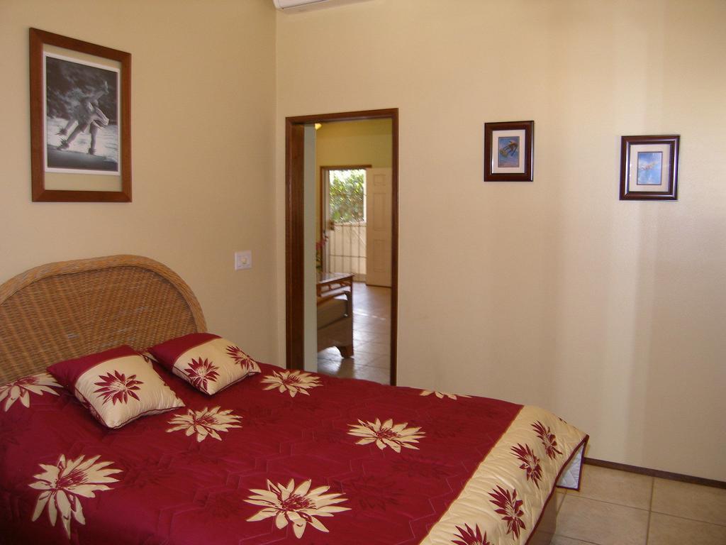 Aloha Aku Inn & Suites Кихеи Стая снимка
