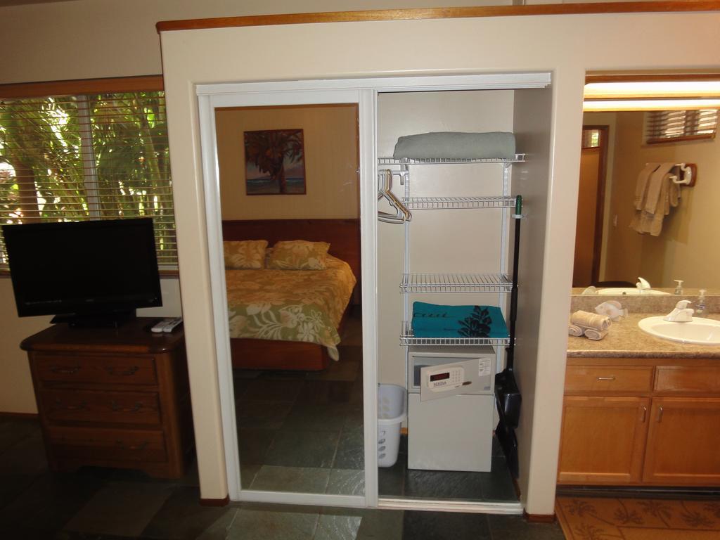 Aloha Aku Inn & Suites Кихеи Стая снимка