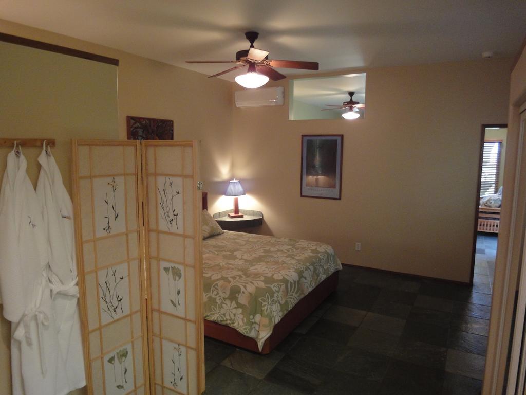 Aloha Aku Inn & Suites Кихеи Стая снимка