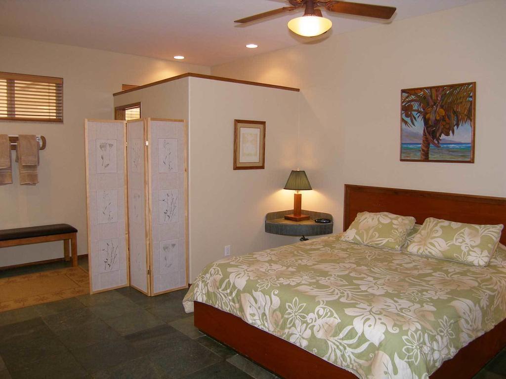 Aloha Aku Inn & Suites Кихеи Стая снимка