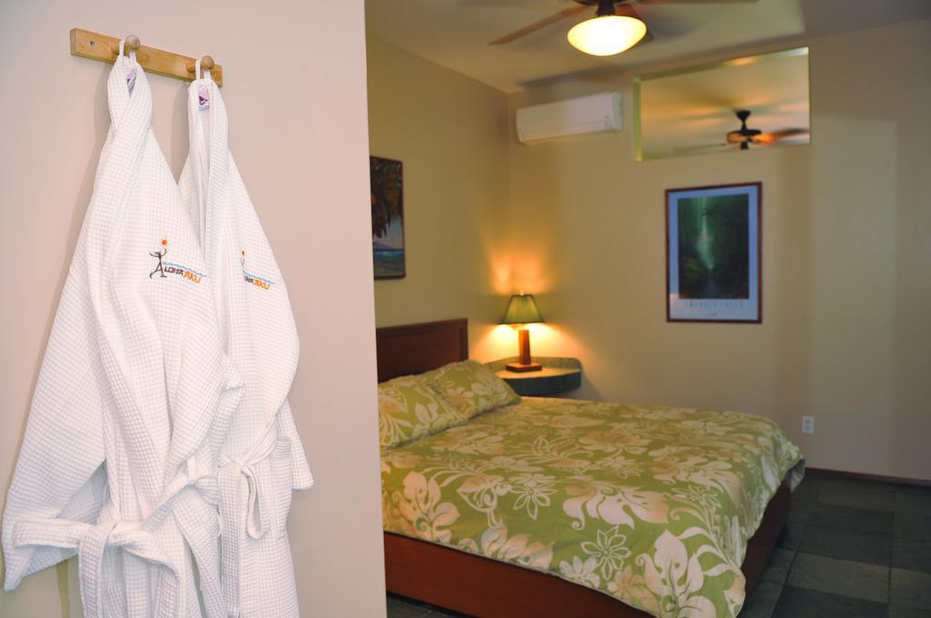 Aloha Aku Inn & Suites Кихеи Стая снимка