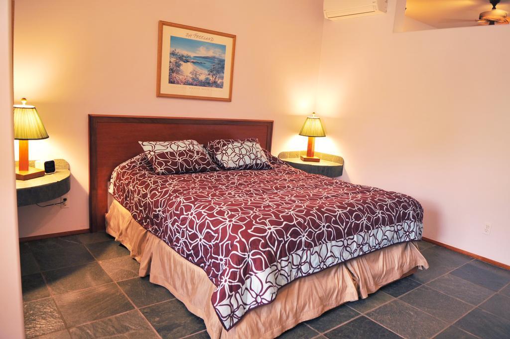 Aloha Aku Inn & Suites Кихеи Стая снимка
