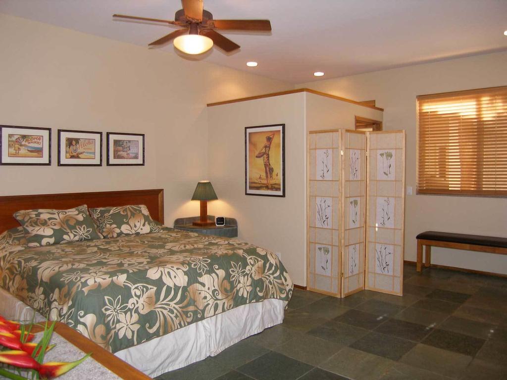Aloha Aku Inn & Suites Кихеи Стая снимка