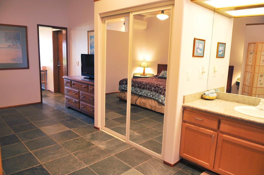 Aloha Aku Inn & Suites Кихеи Стая снимка